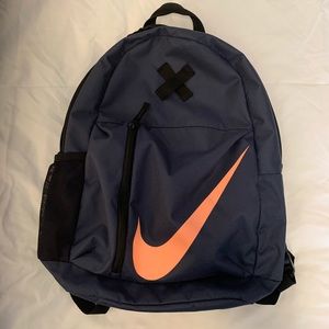 NIKE Elemental Lightweight Backpack in Navy/Coral